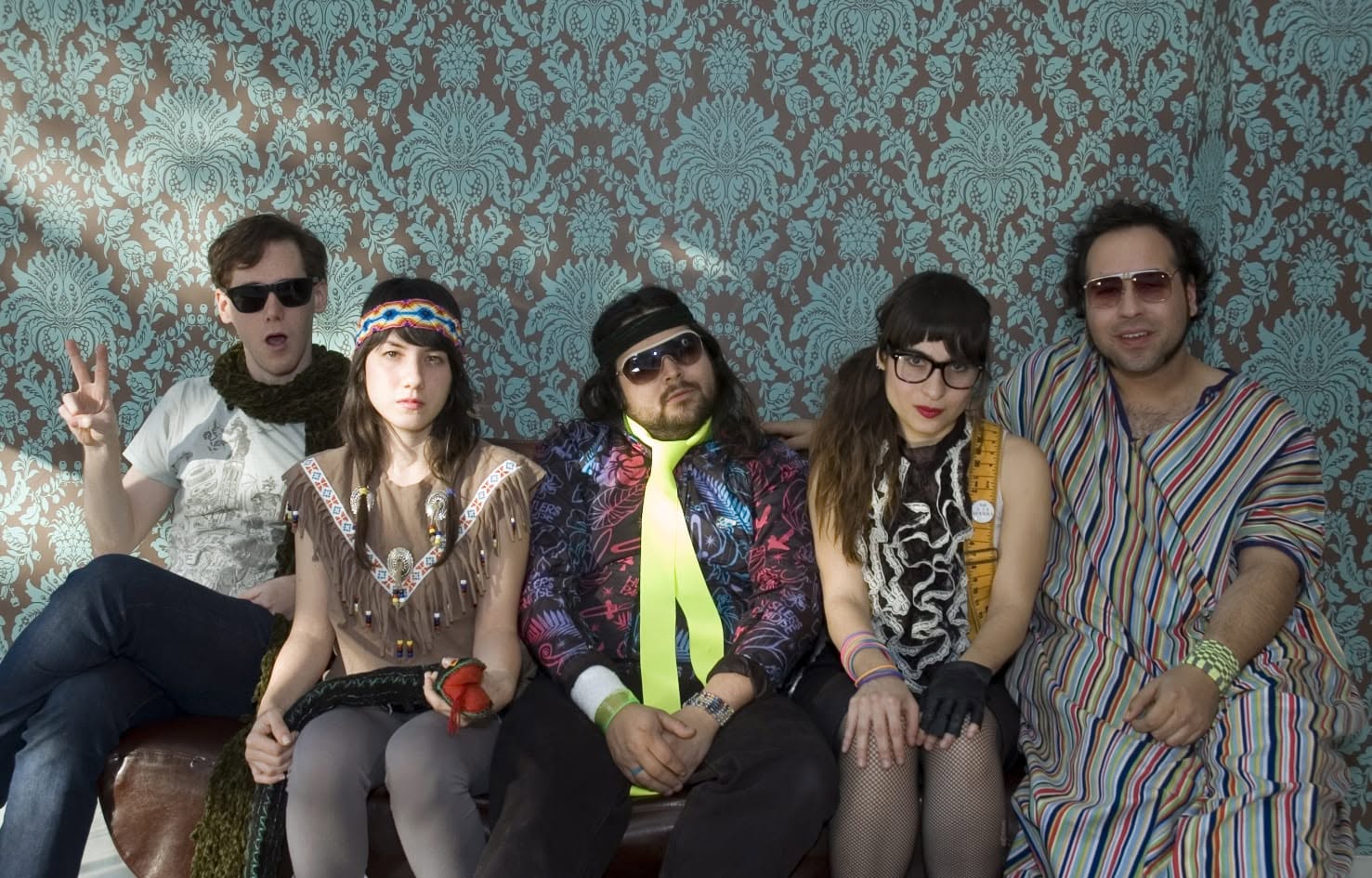 Quiero Club poster